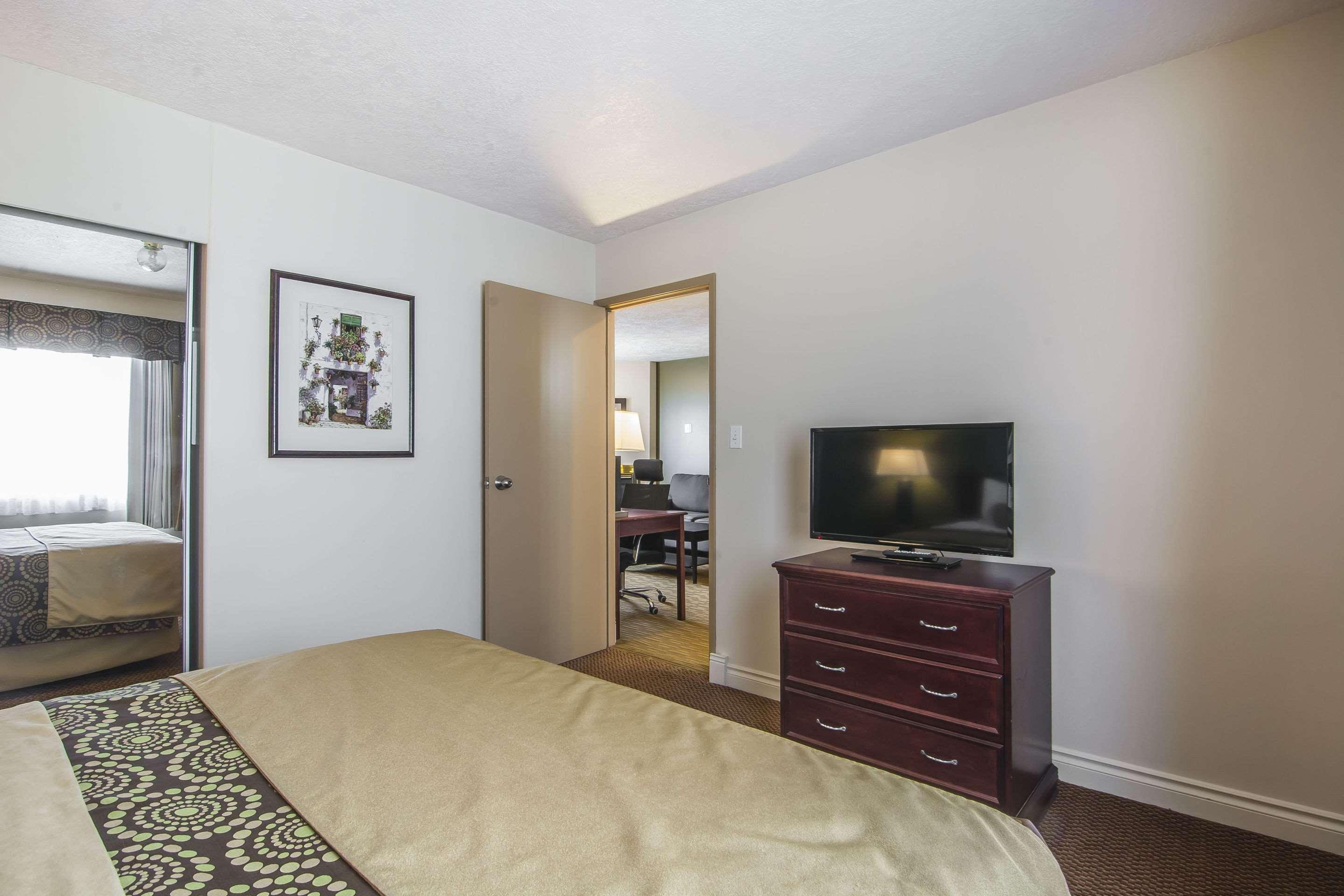 Econo Lodge Inn & Suites High Level Buitenkant foto