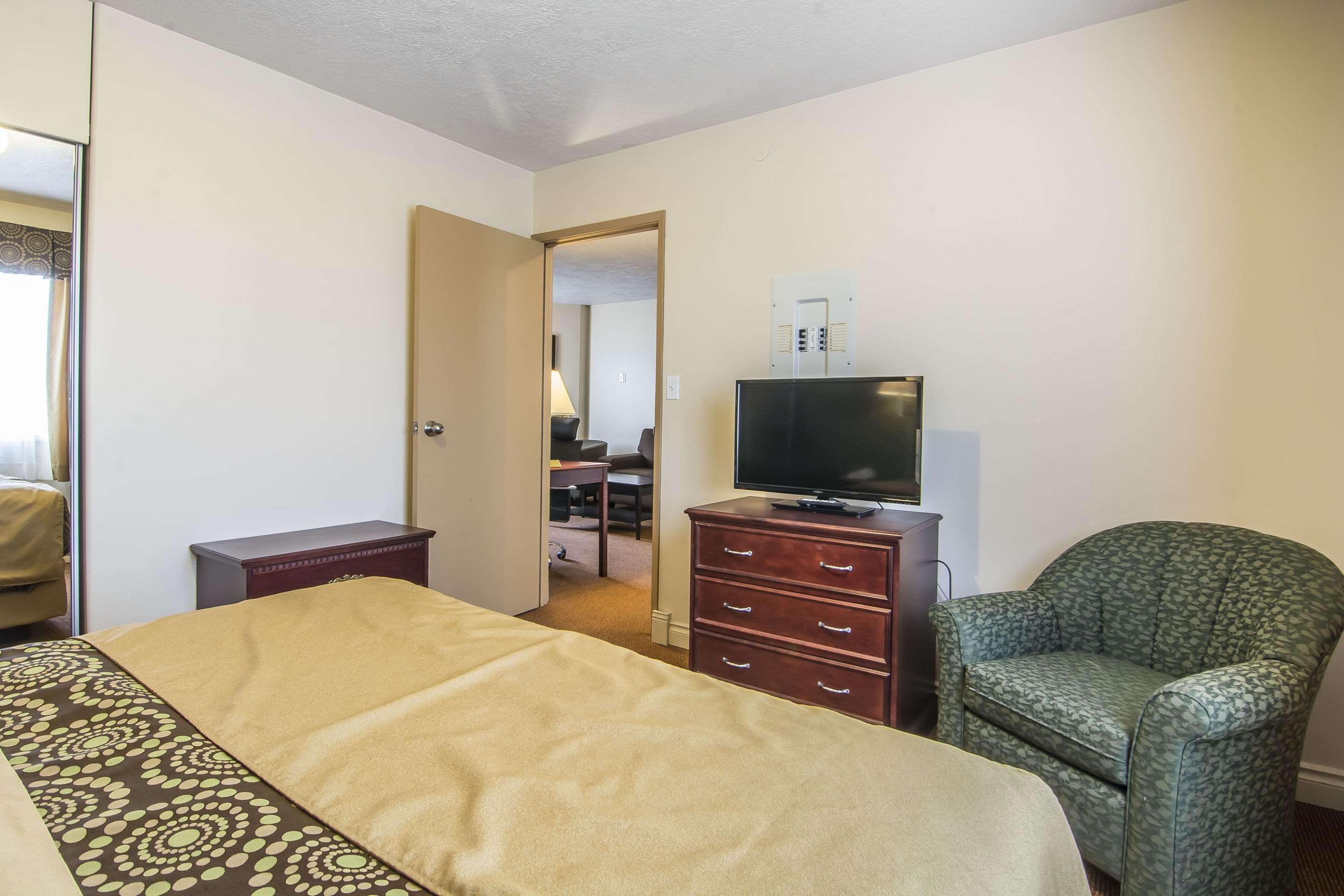 Econo Lodge Inn & Suites High Level Buitenkant foto