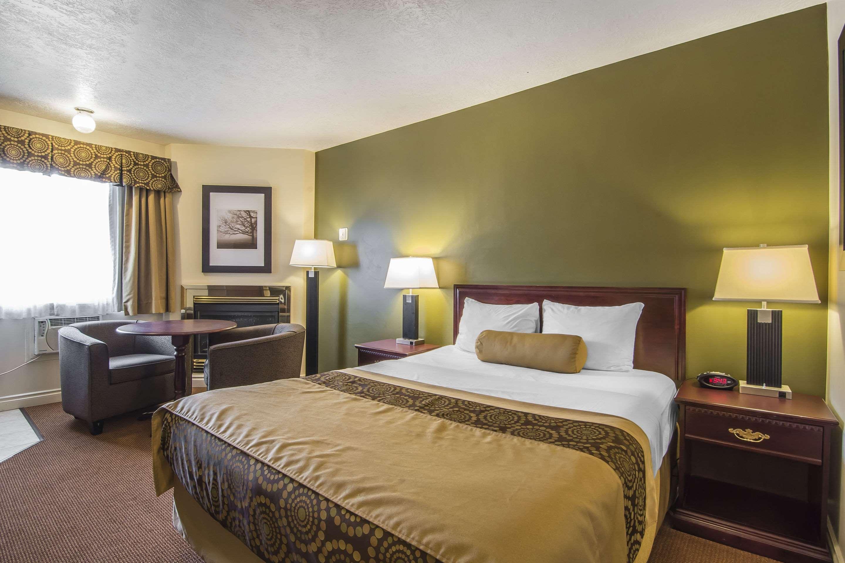 Econo Lodge Inn & Suites High Level Buitenkant foto