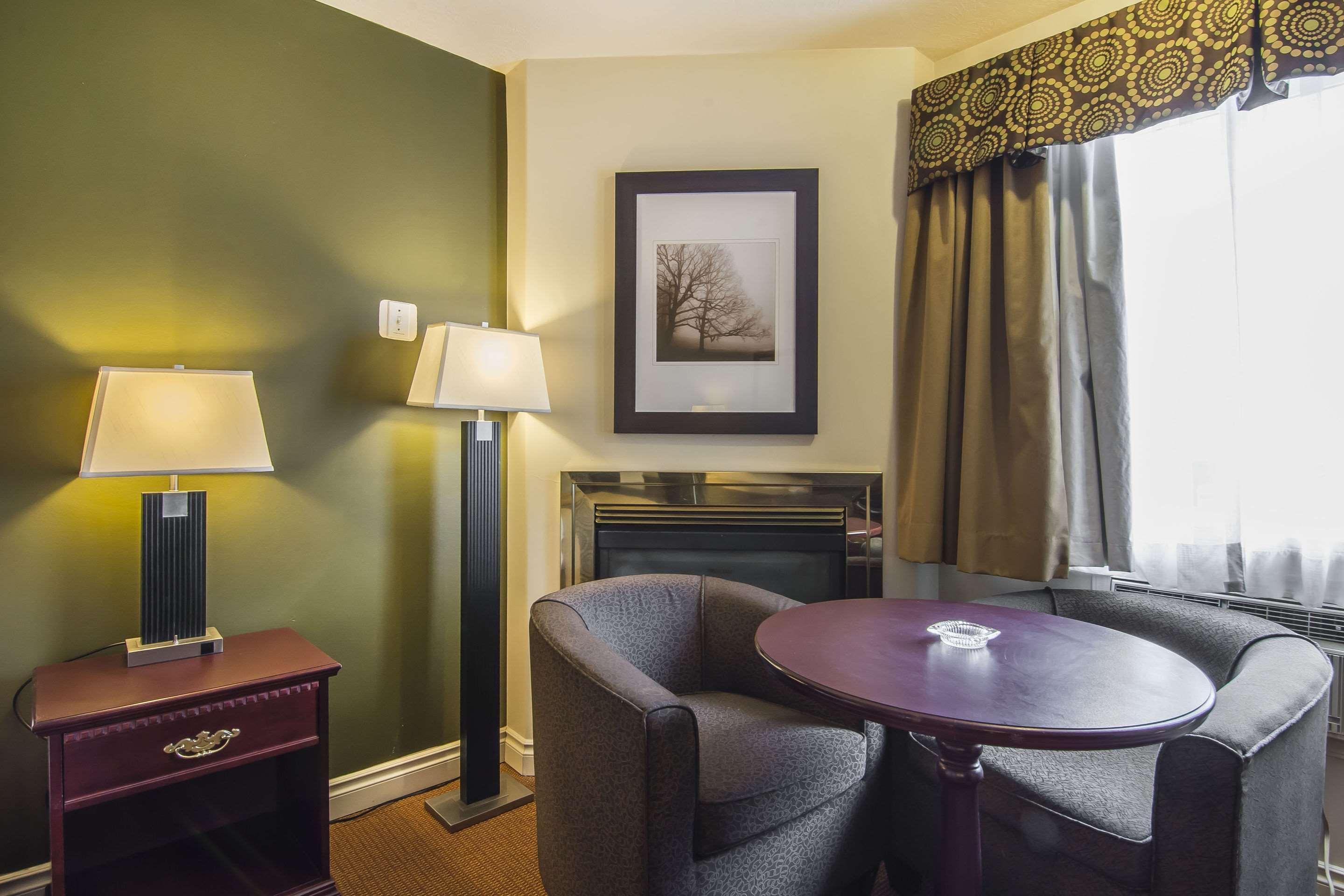 Econo Lodge Inn & Suites High Level Buitenkant foto