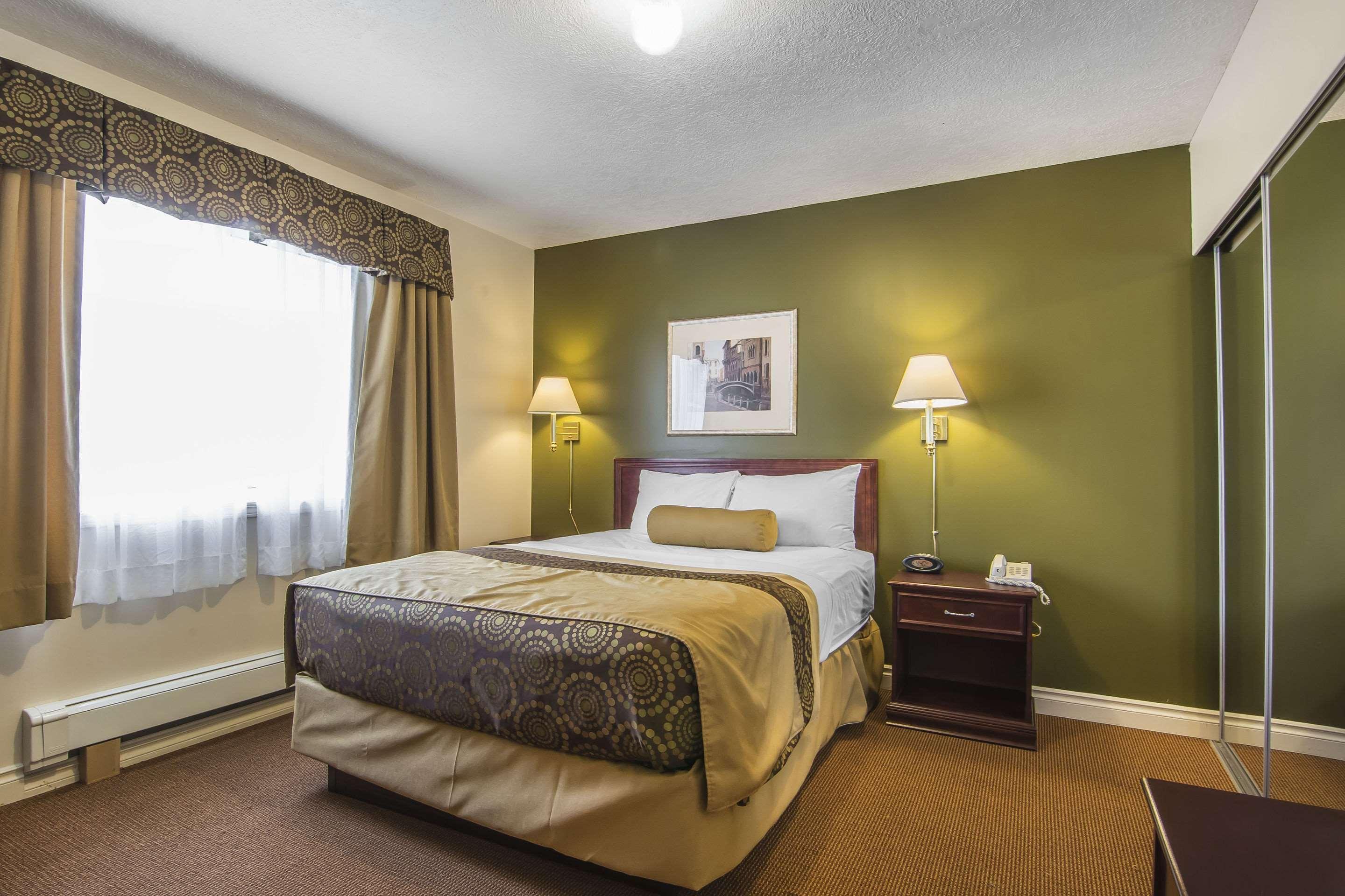 Econo Lodge Inn & Suites High Level Buitenkant foto