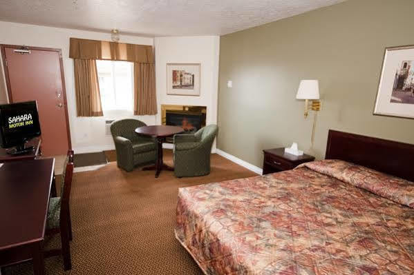 Econo Lodge Inn & Suites High Level Buitenkant foto